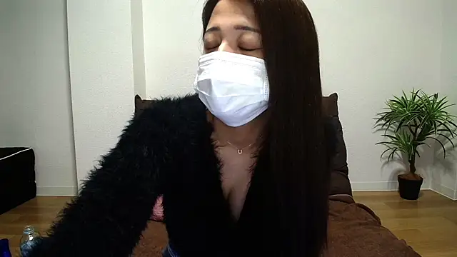 Snapshot of love_rin chatting on 01.15.25 love rin online show from 01.15.25