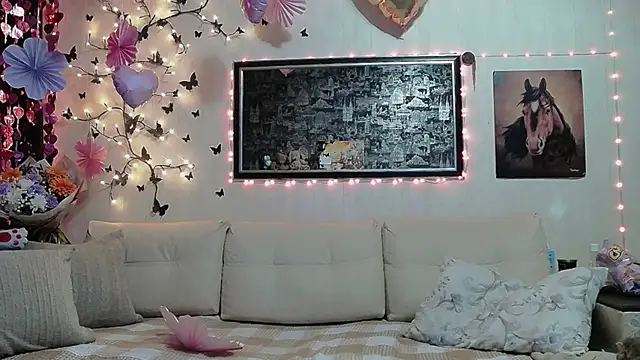 Snapshot of Alysta chatting on 02.16.26 Alysta online show from 02.16.26