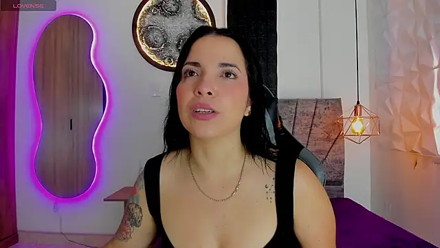 Snapshot of tatiana_sc chatting on 10.08.25 tatiana sc online show from 10.08.25