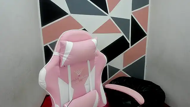 Snapshot of Carol_Pinter chatting on 11.11.25 Carol Pinter online show from 11.11.25