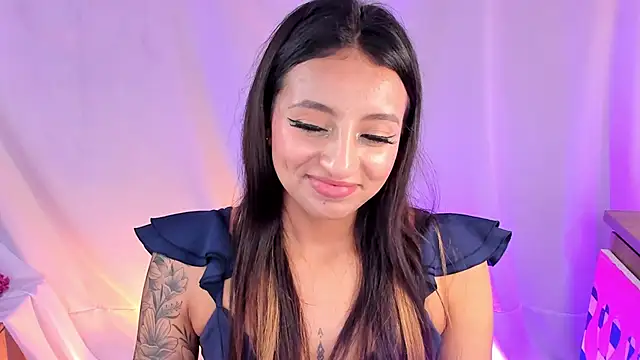 Snapshot of adelarangel chatting on 02.07.25 adelarangel online show from 02.07.25