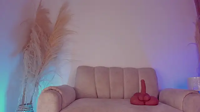 sara gwen online show from 10.10.25