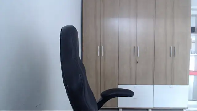 RoxanaLove9 online show from 02.10.26