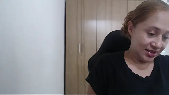RoxanaLove9 online show from 05.16.26