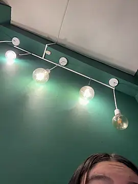 Annie9  online show from 12.03.25