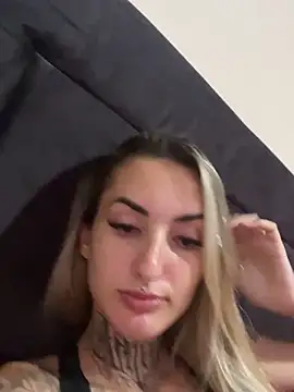 Snapshot of hotskinny1 chatting on 03.05.25 hotskinny1 online show from 03.05.25