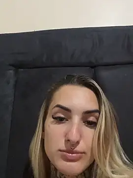 Snapshot of hotskinny1 chatting on 03.05.25 hotskinny1 online show from 03.05.25