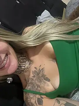 Snapshot of hotskinny1 chatting on 03.08.25 hotskinny1 online show from 03.08.25