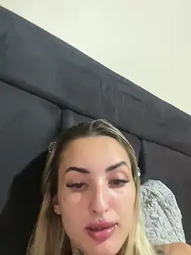 Snapshot of hotskinny1 chatting on 03.20.25 hotskinny1 online show from 03.20.25