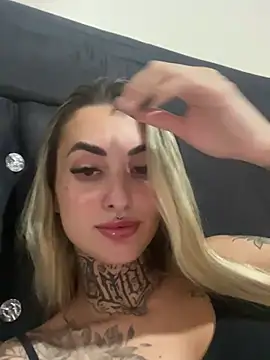 Snapshot of hotskinny1 chatting on 03.21.25 hotskinny1 online show from 03.21.25