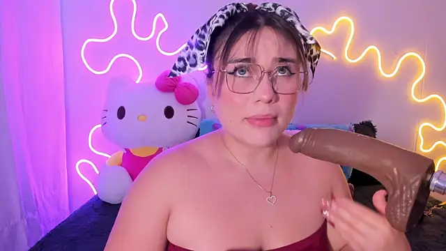 Snapshot of Isa_belaa chatting on 12.15.25 Isa belaa online show from 12.15.25