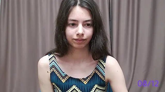 Snapshot of sweet_sweet_angel chatting on 12.08.24 sweet sweet angel online show from 12.08.24