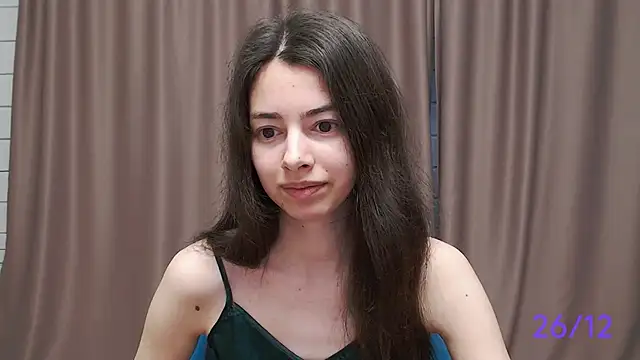 Snapshot of sweet_sweet_angel chatting on 12.26.24 sweet sweet angel online show from 12.26.24