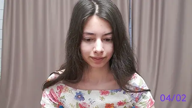 Snapshot of sweet_sweet_angel chatting on 02.04.25 sweet sweet angel online show from 02.04.25