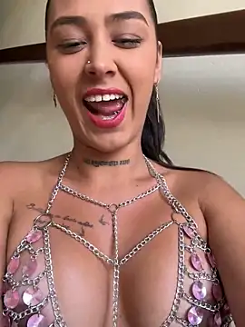 Snapshot of paisitahot1975 chatting on 02.19.25 paisitahot1975 online show from 02.19.25