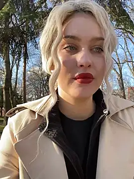 KikiWatson online show from 01.21.25