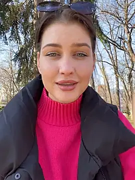 KikiWatson online show from 01.30.25