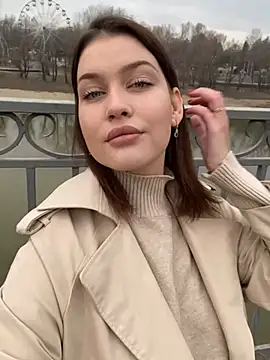 KikiWatson online show from 02.02.25