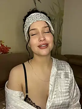 KikiWatson online show from 03.01.25