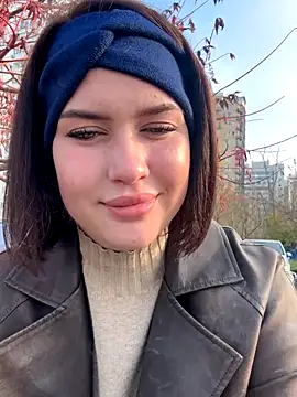 KikiWatson online show from 11.07.25