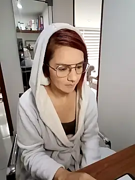 Snapshot of your_red_rose_ chatting on 12.10.24 your red rose online show from 12.10.24