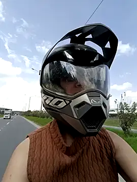 Snapshot of your_red_rose_ chatting on 12.16.24 your red rose online show from 12.16.24