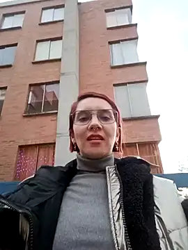 Snapshot of your_red_rose_ chatting on 12.18.24 your red rose online show from 12.18.24