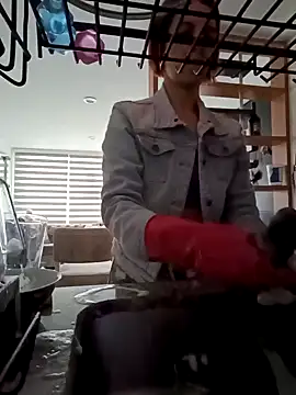 Snapshot of your_red_rose_ chatting on 12.28.24 your red rose online show from 12.28.24