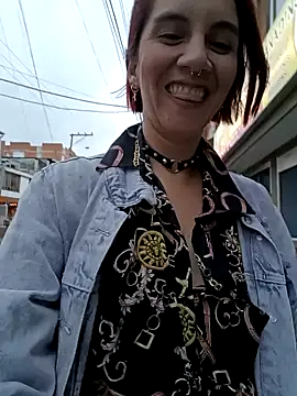 Snapshot of your_red_rose_ chatting on 12.29.24 your red rose online show from 12.29.24