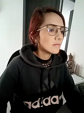 Snapshot of your_red_rose_ chatting on 01.13.25 your red rose online show from 01.13.25