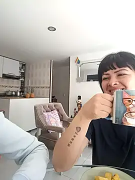 Snapshot of your_red_rose_ chatting on 01.25.25 your red rose online show from 01.25.25