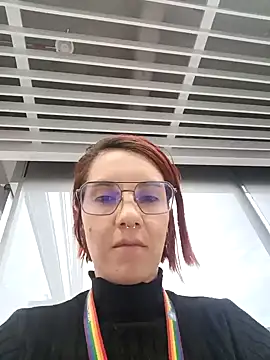 Snapshot of your_red_rose_ chatting on 01.28.25 your red rose online show from 01.28.25