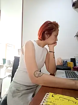 Snapshot of your_red_rose_ chatting on 01.31.25 your red rose online show from 01.31.25