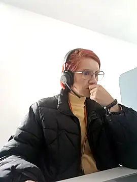 Snapshot of your_red_rose_ chatting on 02.12.25 your red rose online show from 02.12.25