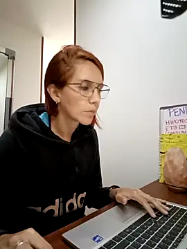 Snapshot of your_red_rose_ chatting on 02.28.25 your red rose online show from 02.28.25