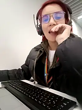 Snapshot of your_red_rose_ chatting on 03.06.25 your red rose online show from 03.06.25