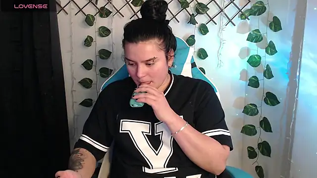 Nika 1  online show from 04.16.26