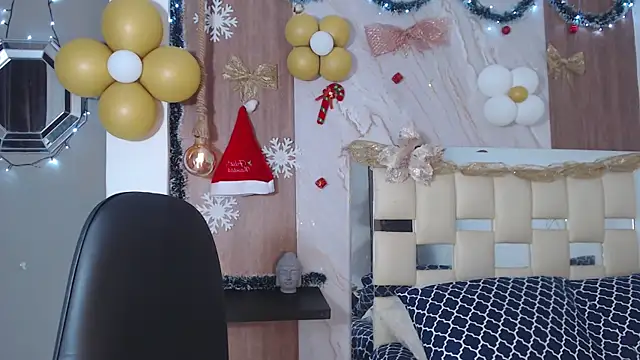 Snapshot of hera_divine chatting on 11.28.25 hera divine online show from 11.28.25