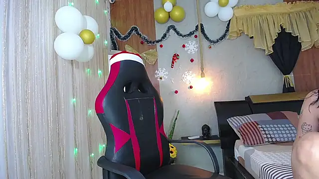 Snapshot of hera_divine chatting on 11.29.25 hera divine online show from 11.29.25