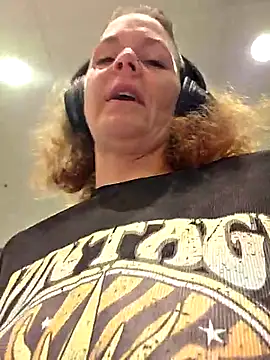 thatonespicychick online show from 10.24.25