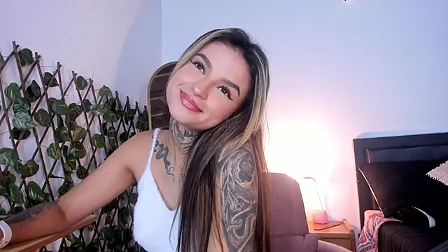 Snapshot of medussa13_ chatting on 10.06.25 medussa13 online show from 10.06.25