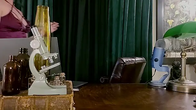 Snapshot of vesperjadex chatting on 02.10.25 vesperjadex online show from 02.10.25