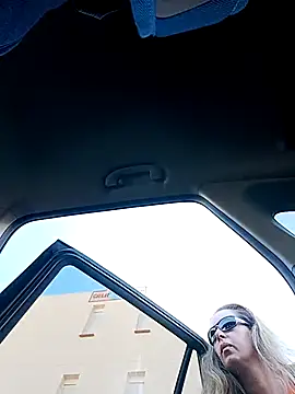 Snapshot of uber_babe chatting on 02.17.26 uber babe online show from 02.17.26