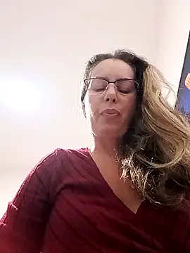 Snapshot of uber_babe chatting on 03.12.26 uber babe online show from 03.12.26