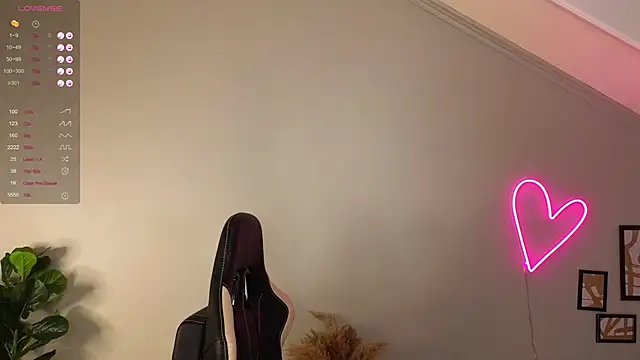 Snapshot of Wild_Wonders chatting on 03.21.25 Wild Wonders online show from 03.21.25