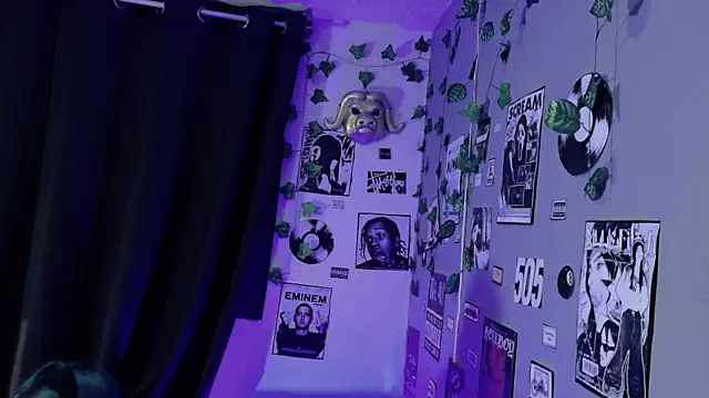 yulianademond66 online show from 04.22.26