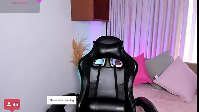 HannaRhodes online show from 11.07.25