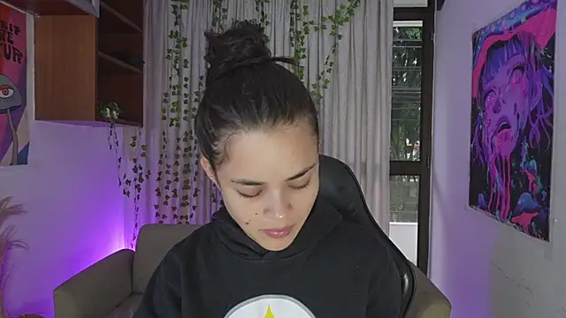 HannaRhodes online show from 02.10.26