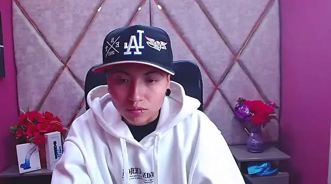 Snapshot of Im_Mathias chatting on 02.05.25 Im Mathias online show from 02.05.25