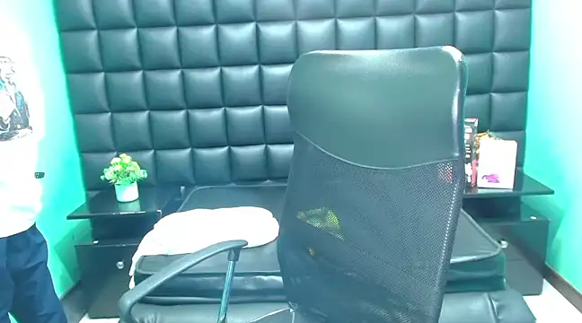 Snapshot of Im_Mathias chatting on 03.13.25 Im Mathias online show from 03.13.25